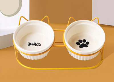 Метална стойка с керамични купи за храна на котки