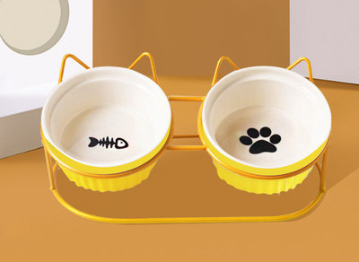 Метална стойка с керамични купи за храна на котки