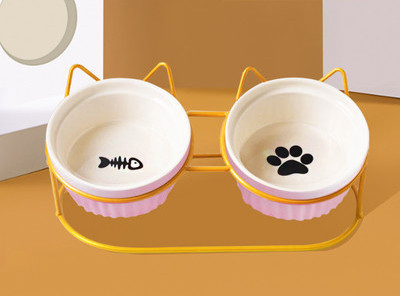 Метална стойка с керамични купи за храна на котки