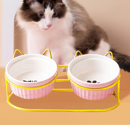 Метална стойка с керамични купи за храна на котки