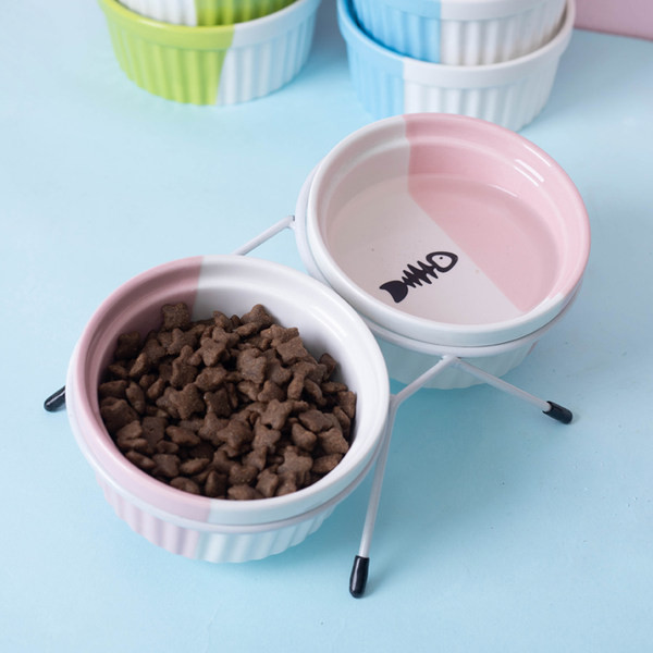 Recipient pentru hrana animalelor de companie - mai multe modele