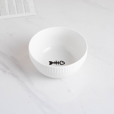 Kahest või ühest kausist koosnev komplekt kassitoidu jaoks