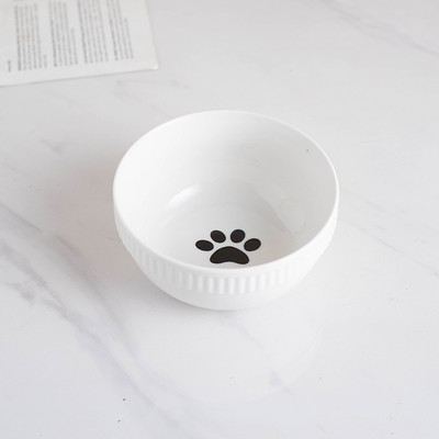 Kahest või ühest kausist koosnev komplekt kassitoidu jaoks