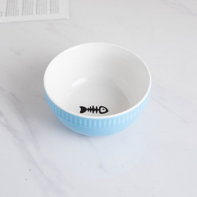 Kahest või ühest kausist koosnev komplekt kassitoidu jaoks