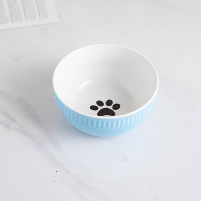 Kahest või ühest kausist koosnev komplekt kassitoidu jaoks