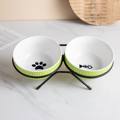 Kahest või ühest kausist koosnev komplekt kassitoidu jaoks