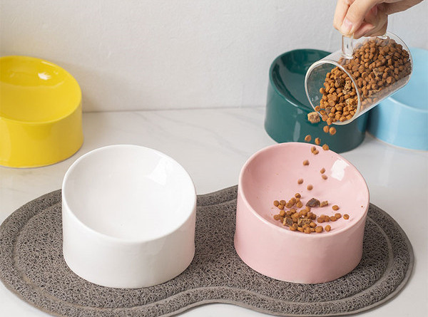Bol sau tampon pentru hrana pentru pisici