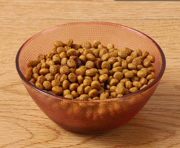 Купа подходяща за храна на домашен любимец