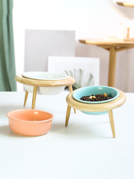 Μπολ φαγητού ή νερού με ξύλινη βάση για γάτες