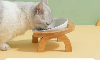 Керамична купа с дървена стойка за храна на котки