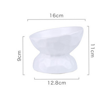 Μπολ σε πολλά χρώματα για γατοτροφή