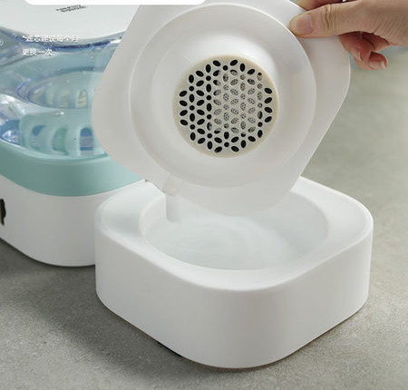 Купа за храна за котки с диспенсър в различни модели