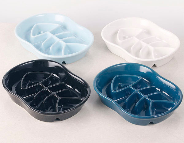 Keraamiline kauss aeglaselt toitvatele kassidele