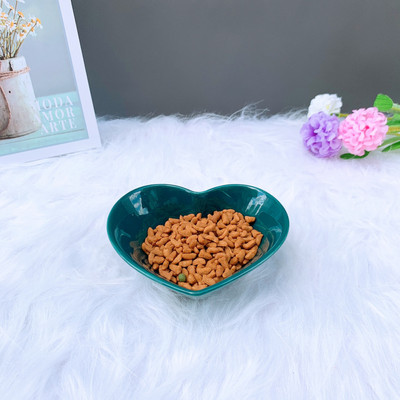 Μπολ φαγητού σε σχήμα καρδιάς