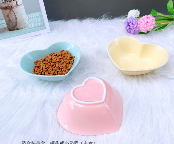 Μπολ φαγητού σε σχήμα καρδιάς