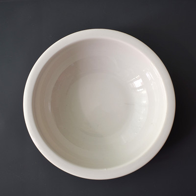 Keramička posuda s aplikacijom u dva modela za mačke