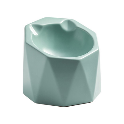 Vas din ceramică pe suport