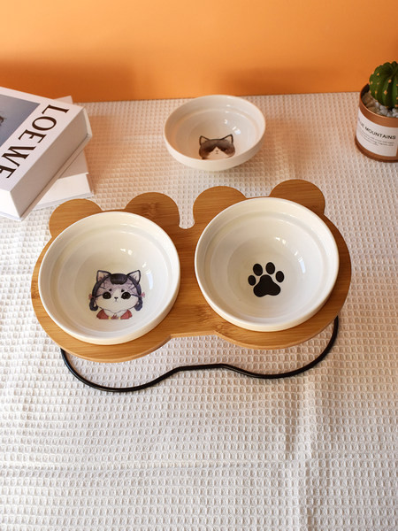 Lemmiklooma alusega toidukauss