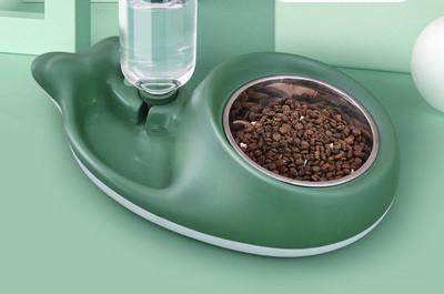 Posuda s dispenzerom za vodu