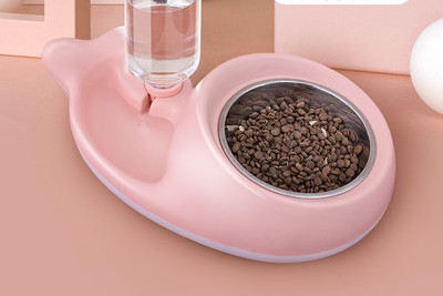 Posuda s dispenzerom za vodu