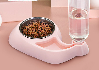 Posuda s dispenzerom za vodu