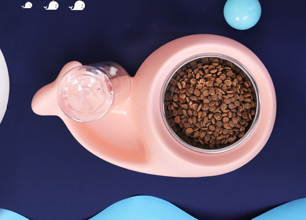 Posuda s dispenzerom za vodu