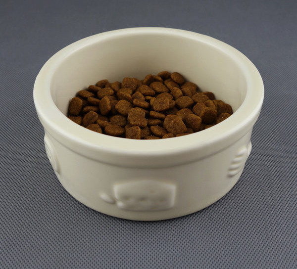 Libisemisvastase põhjaga keraamiline kauss kassitoidu jaoks