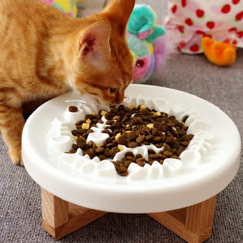 Керамична купа с стойка за храна на котки