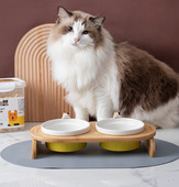 Set boluri cu suport din lemn pentru pisici in doua modele