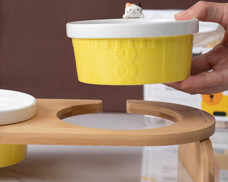 Set boluri cu suport din lemn pentru pisici in doua modele