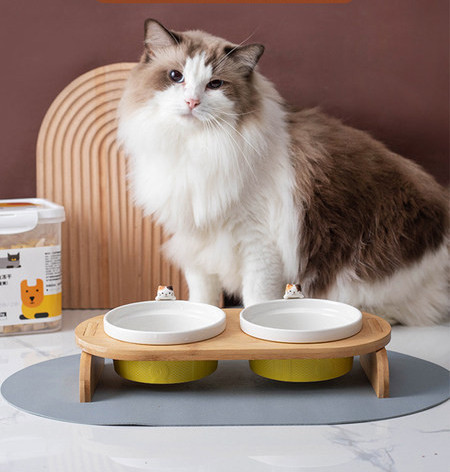 Set boluri cu suport din lemn pentru pisici in doua modele