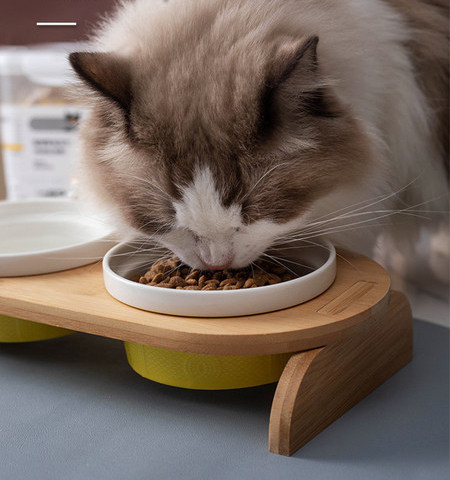 Set boluri cu suport din lemn pentru pisici in doua modele