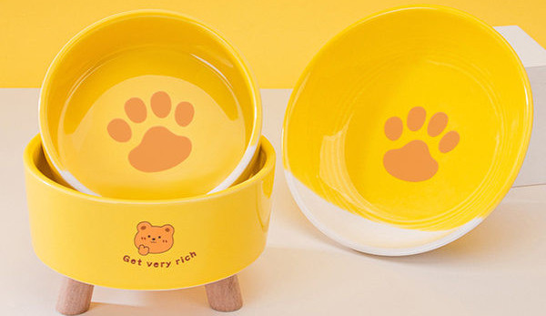 Bol din ceramică pentru hrana pisicilor de culoare galbenă