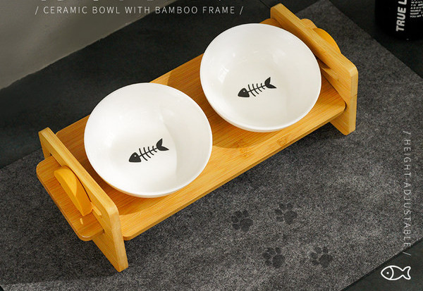 Boluri ceramice cu suport din lemn