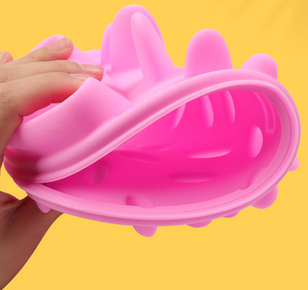 Kummist toidukauss kassidele ja koertele