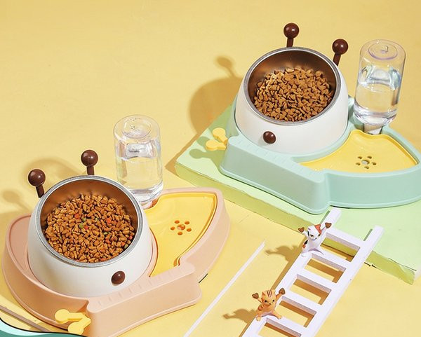 Kolmes värvitoonis metallist toidukauss