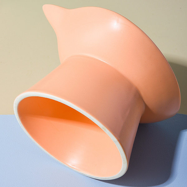 Керамична купа на стойка за храна на котки