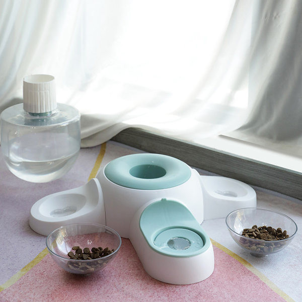 Купи за храна на котки с дозатор за вода