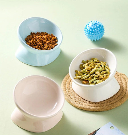 Keraamiline toidukauss alusel