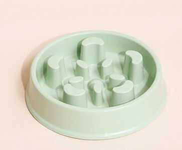 Пластмасова купа за храна за котки в три цвята