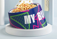 Μπολ φαγητού με την επιγραφή για γάτες