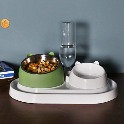 Kahekordne kauss veeautomaatiga kassidele