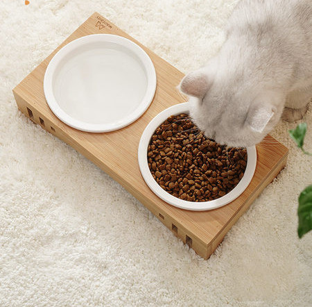 Suport din lemn pentru boluri metalice sau ceramice pentru mancare sau apa