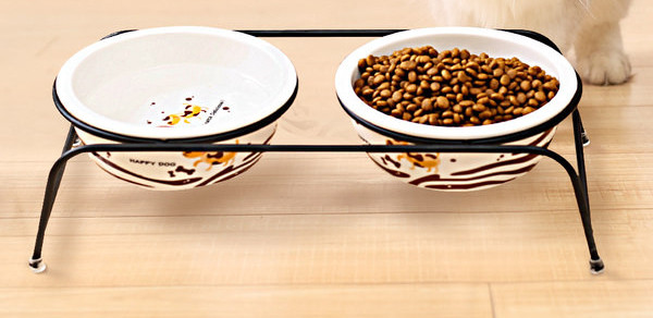 Suport metalic cu boluri ceramice pentru hrana si apa pentru pisici