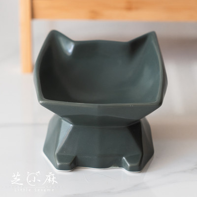 Recipient pentru hrana pentru pisici