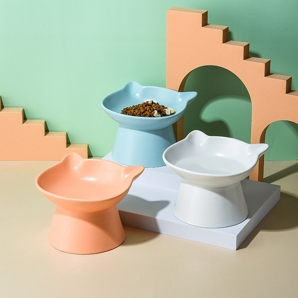 Kõrge keraamiline kauss kassitoidu jaoks