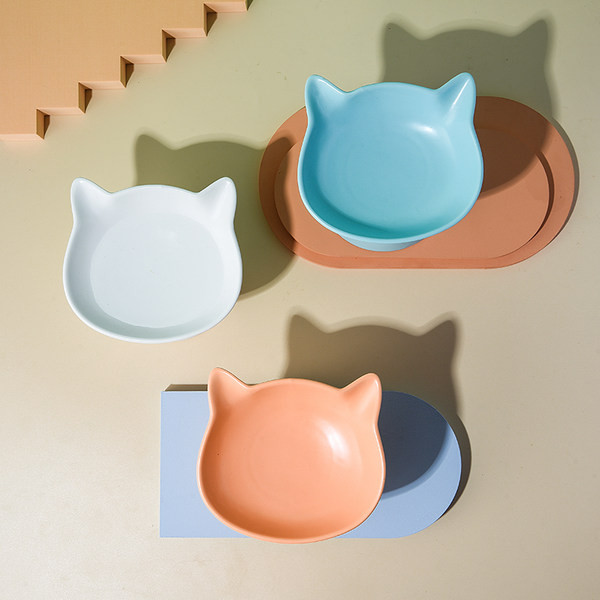 Kõrge keraamiline kauss kassitoidu jaoks