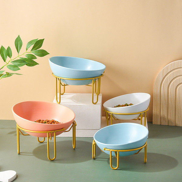 Μπολ για γάτες με βάση