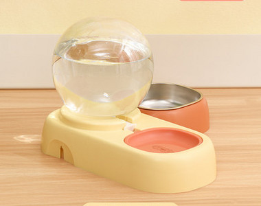Μπολ φαγητού με δοσομετρητή σε τρία μοντέλα για γάτες