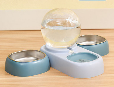 Μπολ φαγητού με δοσομετρητή σε τρία μοντέλα για γάτες